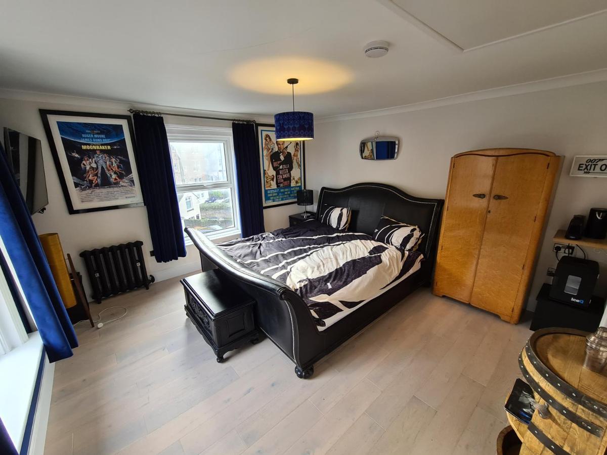 Southsea Royale Studio, James Bond, Parking, Seafront Portsmouth Eksteriør billede