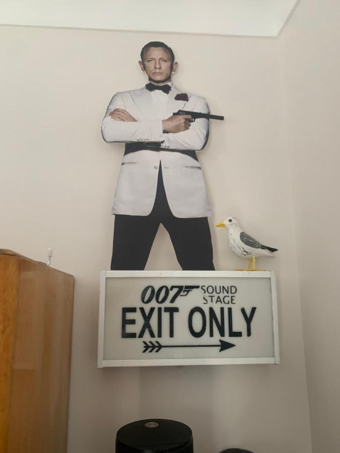 Southsea Royale Studio, James Bond, Parking, Seafront Portsmouth Eksteriør billede